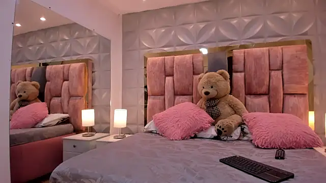 Paris Velvet online show from 04-07-26, 11:48