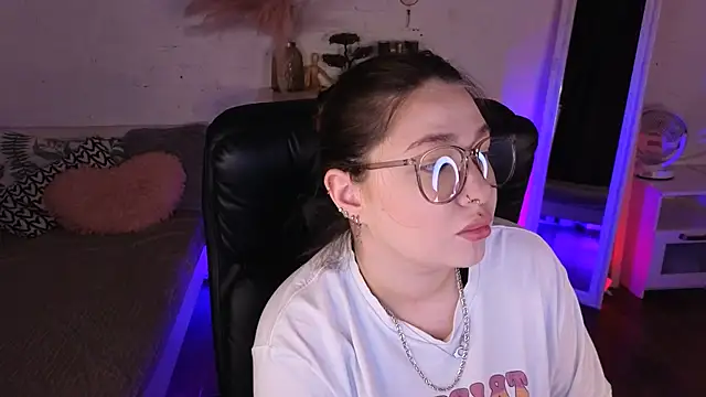 vanessaparadiza online show from 05-12-26, 01:41