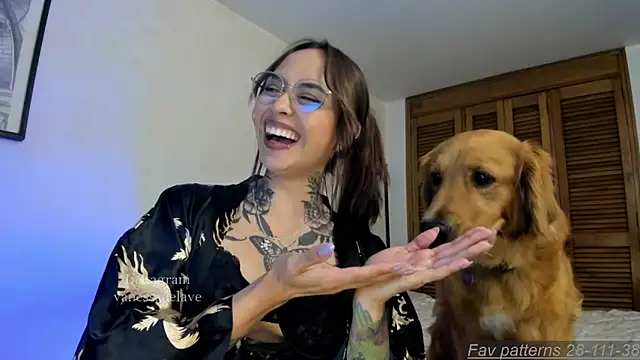 Snapshot of Vanessarte_ chatting on 05-15-26, 10:50 Vanessarte online show from 05-15-26, 10:50