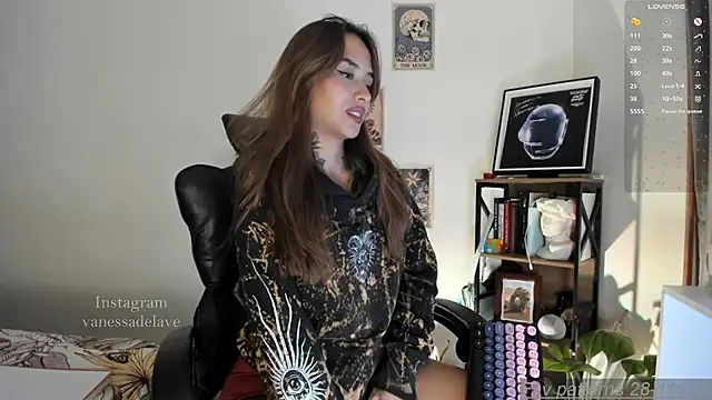 Snapshot of Vanessarte_ chatting on 07-16-26, 01:55 Vanessarte online show from 07-16-26, 01:55