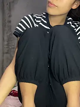 Snapshot of 2b-xx chatting on 05-03-26, 02:12 2b-xx online show from 05-03-26, 02:12