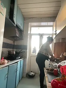 Youyou 12 online show from 03-03-26, 10:59