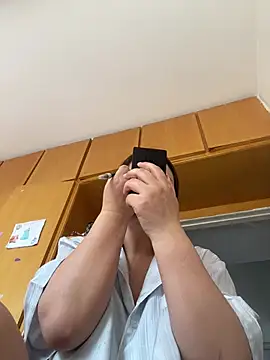 Youyou 12 online show from 03-31-26, 12:23