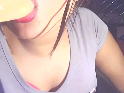 Nusrat Faria online show from 05-19-26, 09:43
