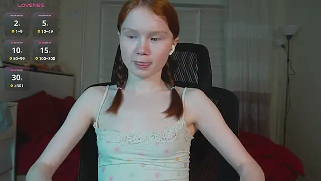 Snapshot of Nellie_baby chatting on 07-10-26, 07:16 Nellie baby online show from 07-10-26, 07:16