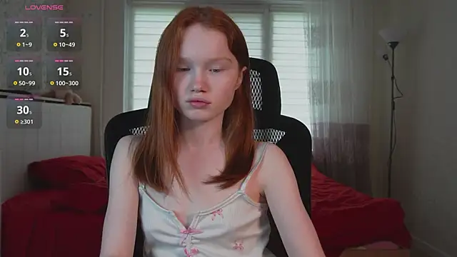 Snapshot of Nellie_baby chatting on 07-14-26, 10:09 Nellie baby online show from 07-14-26, 10:09