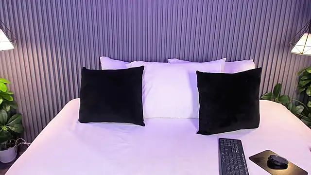 Yalezka  online show from 03-29-26, 04:56