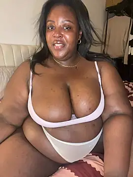 Snapshot of BouncyBBW chatting on 07-25-26, 09:45 BouncyBBW online show from 07-25-26, 09:45