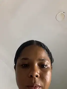 LIA PARKERR online show from 04-05-26, 12:41