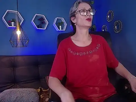 laurasofia45 online show from 03-03-26, 01:01