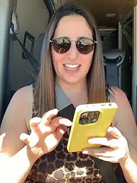 Snapshot of Maya_Brooke chatting on 04-16-26, 02:07 Maya Brooke online show from 04-16-26, 02:07