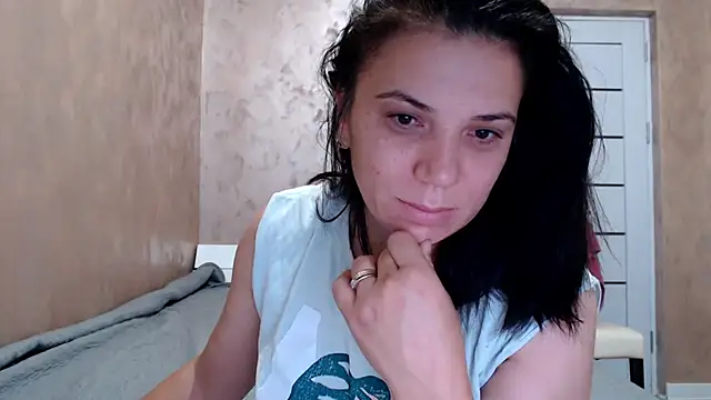 Snapshot of LorraGrey chatting on 07-13-26, 03:42 LorraGrey online show from 07-13-26, 03:42