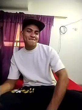 Snapshot of NikoHot_anatole chatting on 03-18-26, 07:17 NikoHot anatole online show from 03-18-26, 07:17