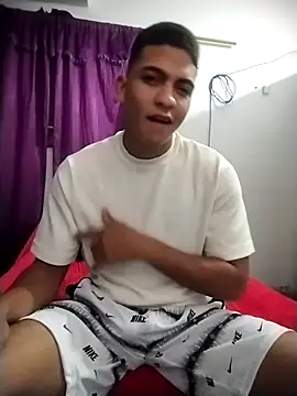 Snapshot of NikoHot_anatole chatting on 03-19-26, 12:09 NikoHot anatole online show from 03-19-26, 12:09