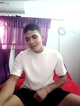 Snapshot of NikoHot_anatole chatting on 03-26-26, 02:33 NikoHot anatole online show from 03-26-26, 02:33