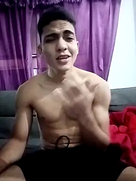 Snapshot of NikoHot_anatole chatting on 04-01-26, 04:04 NikoHot anatole online show from 04-01-26, 04:04