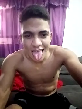 Snapshot of NikoHot_anatole chatting on 04-06-26, 09:05 NikoHot anatole online show from 04-06-26, 09:05