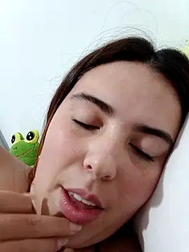 Snapshot of lyss_muller chatting on 03-14-26, 04:18 lyss muller online show from 03-14-26, 04:18