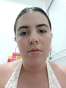 Snapshot of lyss_muller chatting on 03-21-26, 12:26 lyss muller online show from 03-21-26, 12:26