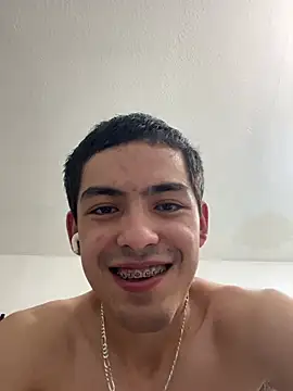 Snapshot of Tupapi696969q chatting on 04-25-26, 04:59 Tupapi696969q online show from 04-25-26, 04:59