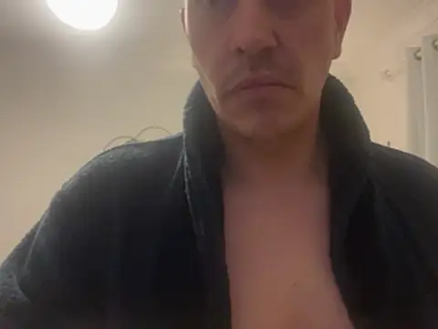 malcolm2334 online show from 04-12-26, 01:10