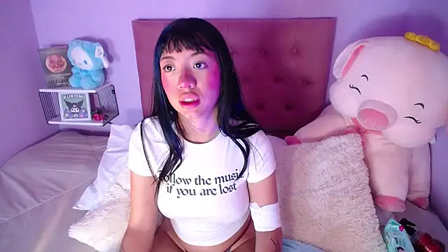 LiaLovet online show from 04-11-26, 05:06