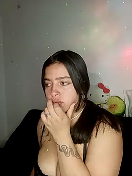 Snapshot of _juli17_ chatting on 02-08-26, 08:01 juli17 online show from 02-08-26, 08:01