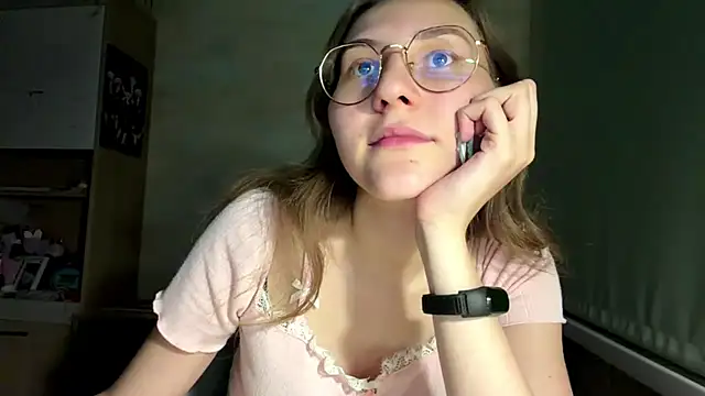 Snapshot of Miaaa_Moon chatting on 07-01-26, 07:46 Miaaa Moon online show from 07-01-26, 07:46