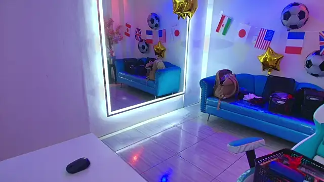 Snapshot of Madame_scarlett chatting on 06-15-26, 11:34 Madame scarlett online show from 06-15-26, 11:34