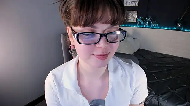 Snapshot of Maykinkya chatting on 03-26-26, 02:00 Maykinkya online show from 03-26-26, 02:00