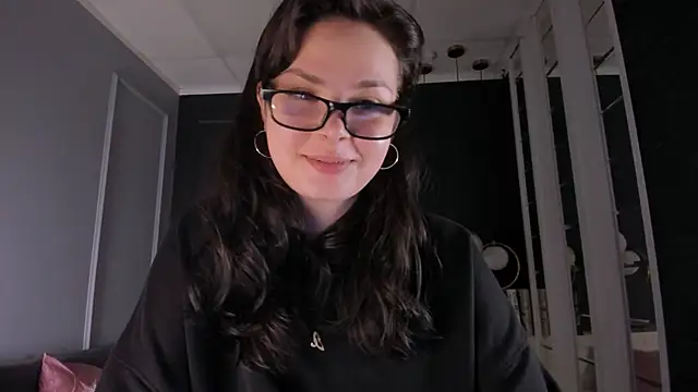 Snapshot of Maykinkya chatting on 04-15-26, 07:58 Maykinkya online show from 04-15-26, 07:58