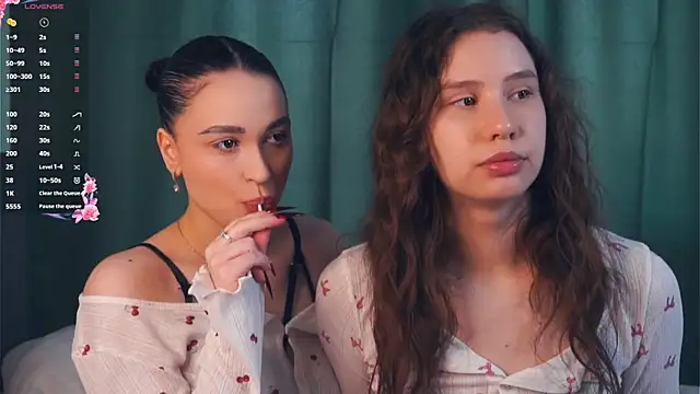 Snapshot of ZofiaSoshnik chatting on 03-28-26, 09:09 ZofiaSoshnik online show from 03-28-26, 09:09