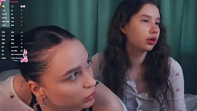 Snapshot of ZofiaSoshnik chatting on 03-30-26, 06:47 ZofiaSoshnik online show from 03-30-26, 06:47