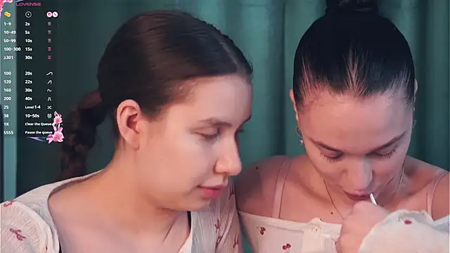 Snapshot of ZofiaSoshnik chatting on 04-02-26, 08:01 ZofiaSoshnik online show from 04-02-26, 08:01