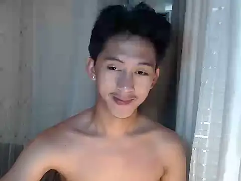 Snapshot of _andrie69_ chatting on 03-08-26, 05:00 andrie69 online show from 03-08-26, 05:00