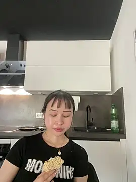 Just-Lilly online show from 05-03-26, 04:35