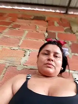 Snapshot of Lena_Cum69 chatting on 03-25-26, 01:06 Lena Cum69 online show from 03-25-26, 01:06