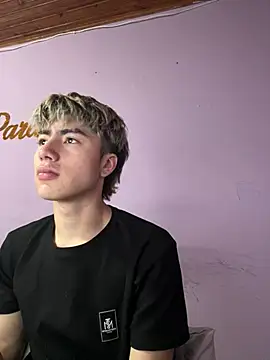 AlexanderCollman2 online show from 04-11-26, 12:37