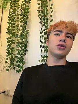 AlexanderCollman2 online show from 06-19-26, 05:45