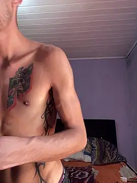 Snapshot of GuiOficialBr02 chatting on 02-05-26, 01:49 GuiOficialBr02 online show from 02-05-26, 01:49