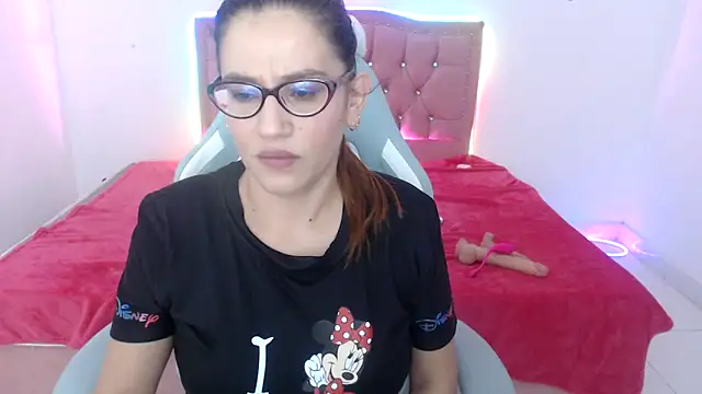 snowhot-69 online show from 04-15-26, 08:32