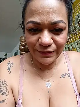Snapshot of Dafne_77 chatting on 06-05-26, 02:23 Dafne 77 online show from 06-05-26, 02:23