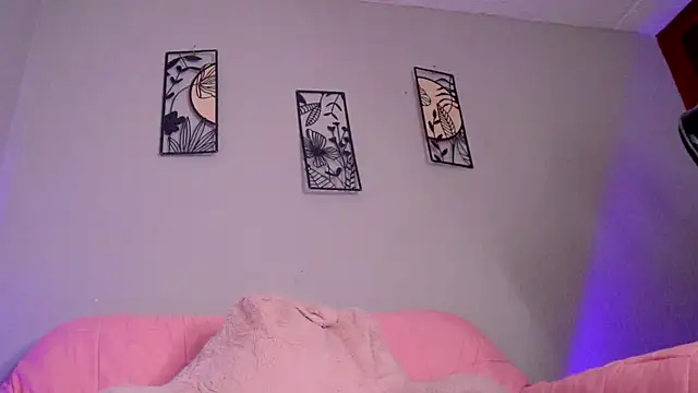 loveegirll1 online show from 07-18-26, 04:38