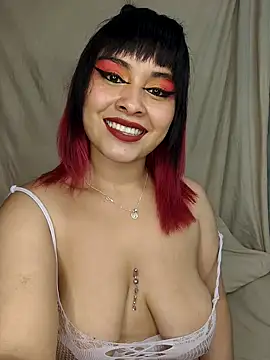 Snapshot of zoe_love18 chatting on 03-08-26, 04:05 zoe love18 online show from 03-08-26, 04:05