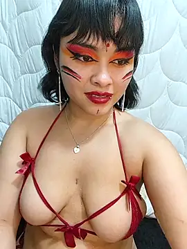 Snapshot of zoe_love18 chatting on 04-22-26, 05:21 zoe love18 online show from 04-22-26, 05:21
