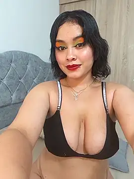 Snapshot of zoe_love18 chatting on 05-05-26, 04:42 zoe love18 online show from 05-05-26, 04:42