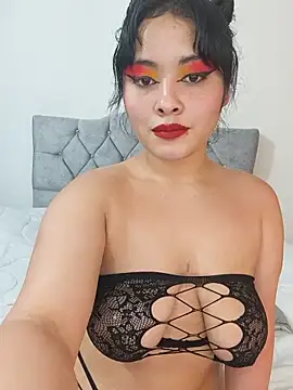 Snapshot of zoe_love18 chatting on 05-20-26, 04:29 zoe love18 online show from 05-20-26, 04:29