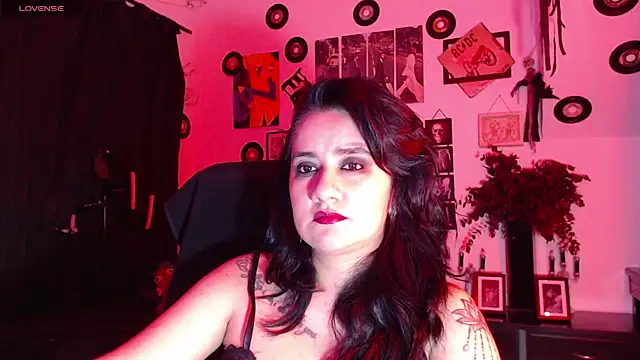 Snapshot of Darkyll33 chatting on 06-16-26, 05:21 Darkyll33 online show from 06-16-26, 05:21