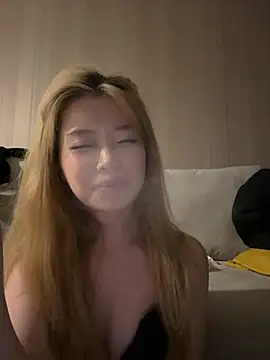 Snapshot of Rabbit-15 chatting on 06-29-26, 01:00 Rabbit-15 online show from 06-29-26, 01:00