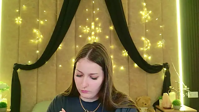 Anora Mills online show from 03-25-26, 07:58